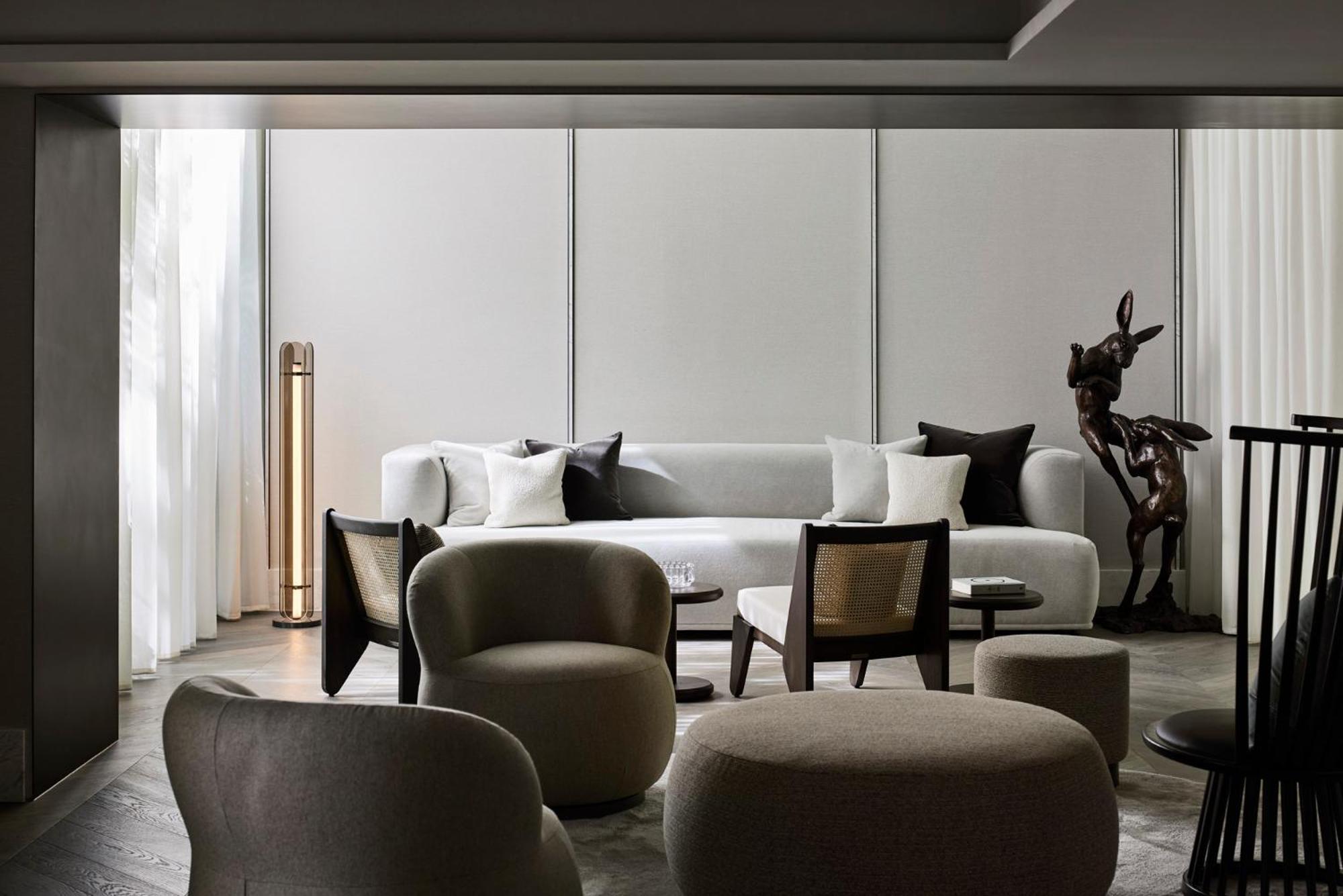 The Lyall — Photos 1